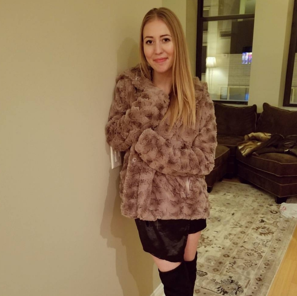 Fur coat (faux fur)
